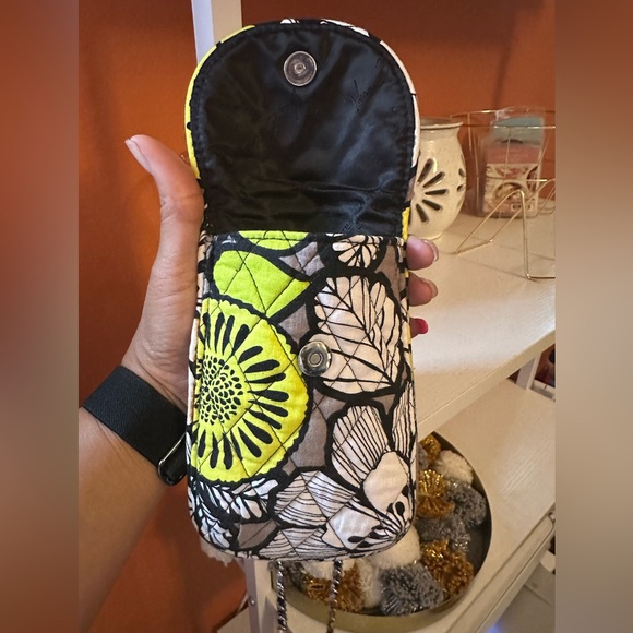 VERA BRADLEY Cellphone Crossbody Bag(NWOT) - Picture 3 of 8